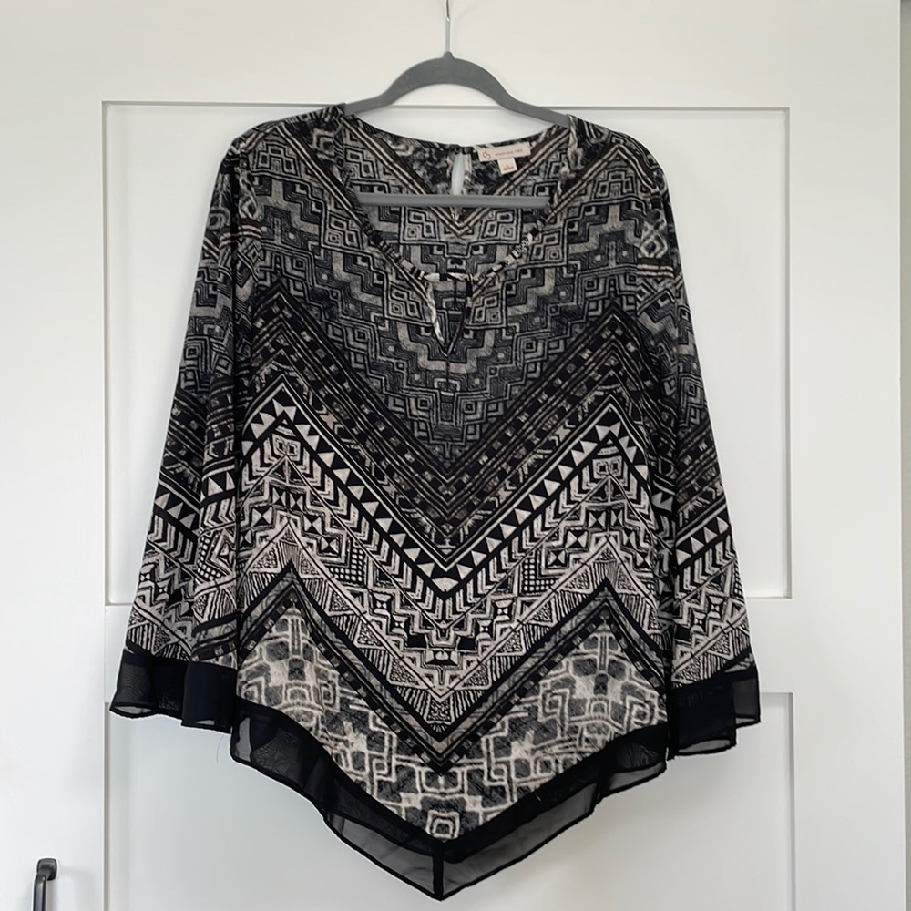 Light and Flowy. Keyhole detail in front and back.